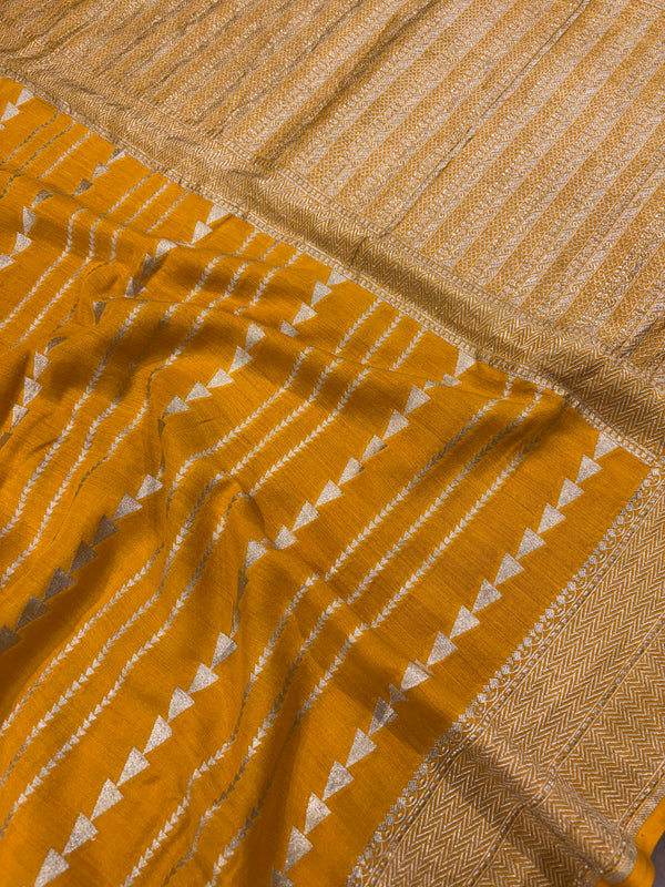 Handwoven Munga SIlk Banarasi Saree