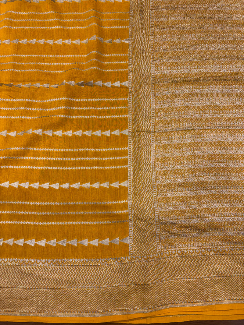 Handwoven Munga SIlk Banarasi Saree