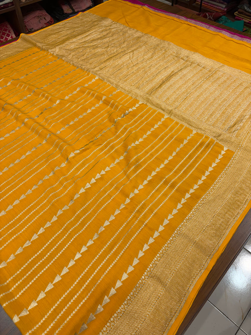 Handwoven Munga SIlk Banarasi Saree