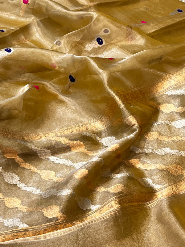 Kadhuwa Kora Tissue Banarasi Saree