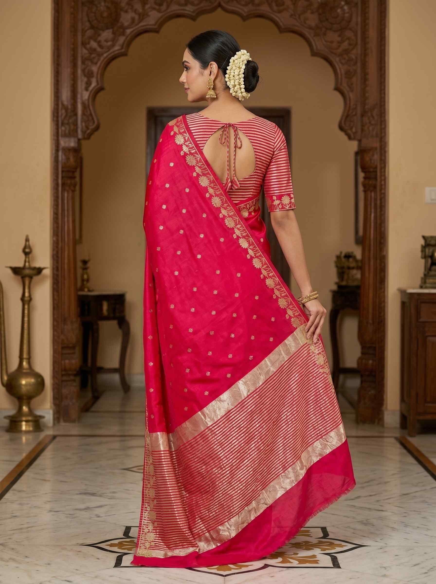 Red Chiniya Silk Pure Banarasi Saree With Beautiful Booti & Floral Zari Border Work
