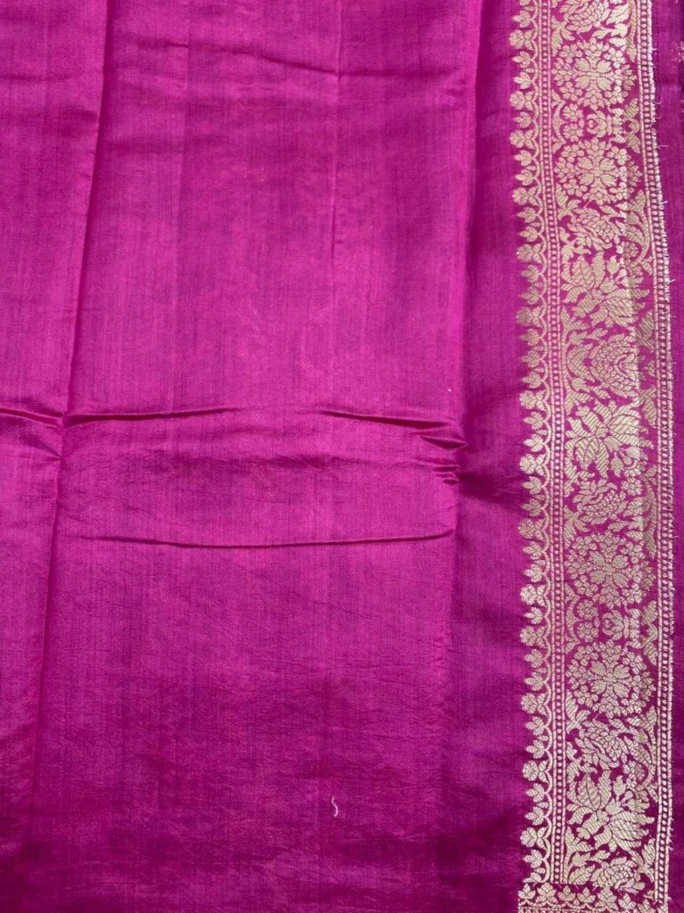 Premium Chiniya Silk Banarasi saree in purple and rani pink contrast with beautiful floral jaal zari work